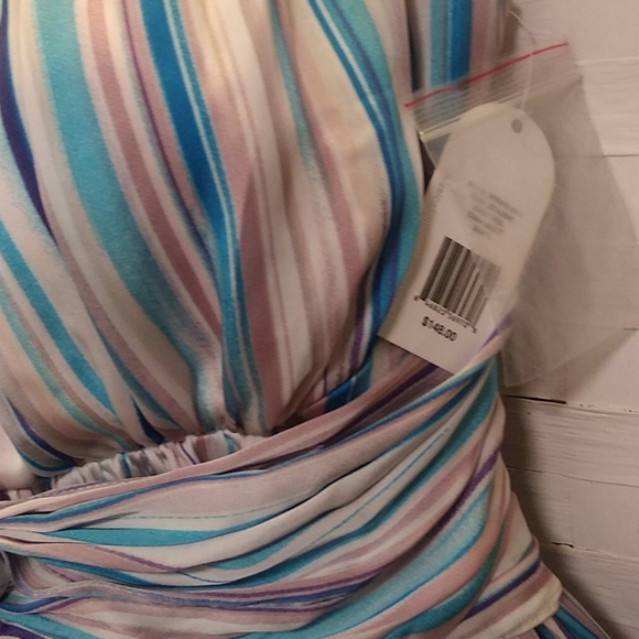 Dress - Picture 5 of 8